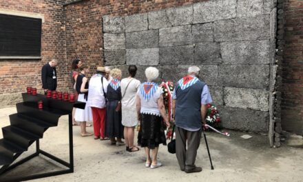 Wolontariusze z naszej szkoły podczas Rocznicy pierwszego transportu polskich więźniów politycznych do KL Auschwitz